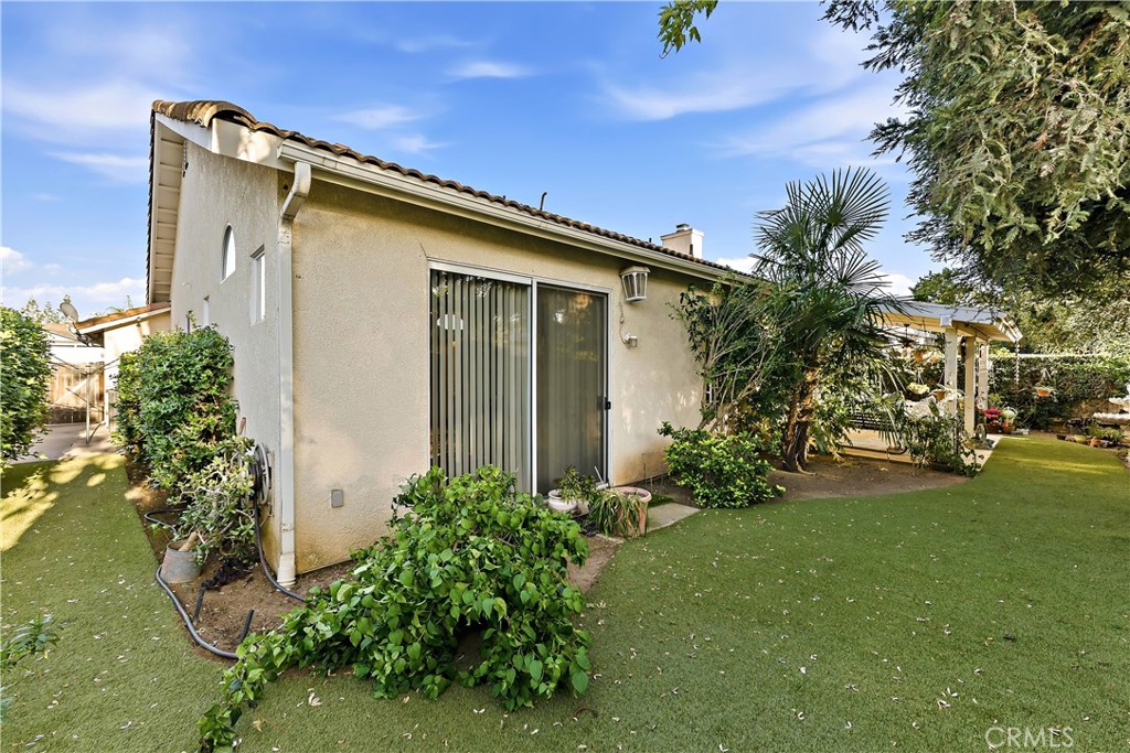 8613 N Whitney, Fresno, CA 93720