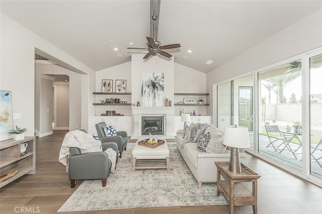 11421 N Live Oak Dr, Fresno, CA 93730