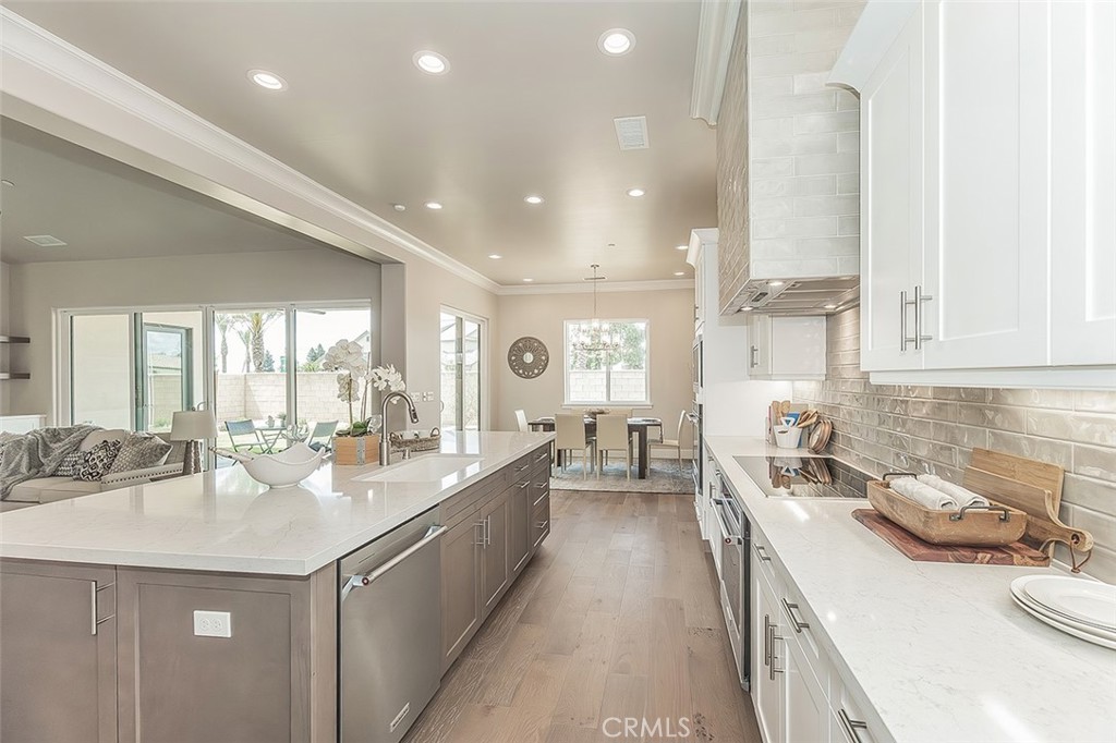 11421 N Live Oak Dr, Fresno, CA 93730