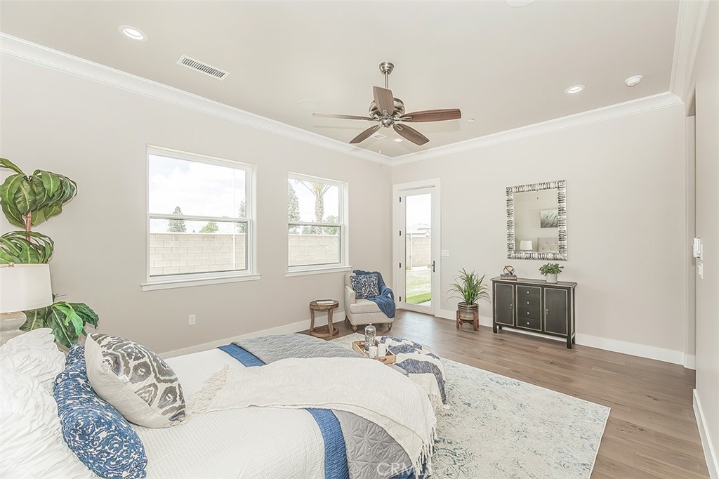 11421 N Live Oak Dr, Fresno, CA 93730