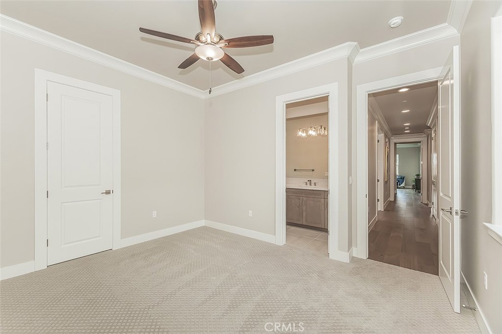 11421 N Live Oak Dr, Fresno, CA 93730