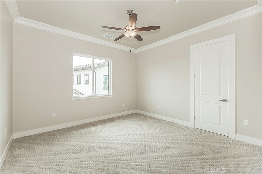 11421 N Live Oak Dr, Fresno, CA 93730