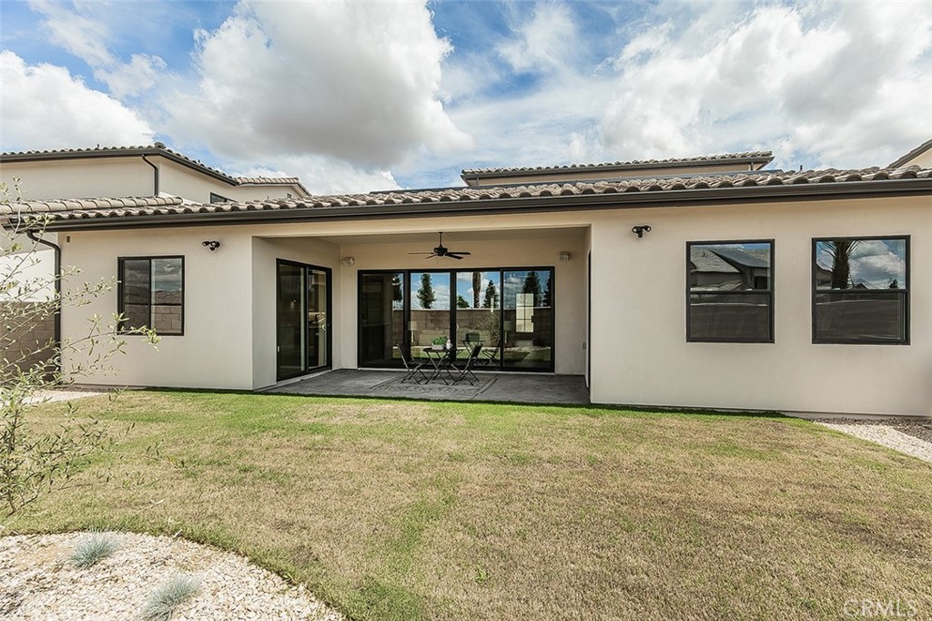 11421 N Live Oak Dr, Fresno, CA 93730