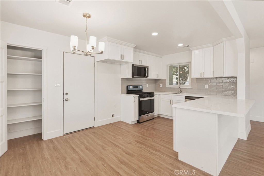 5703 E Hampton, Fresno, CA 93727