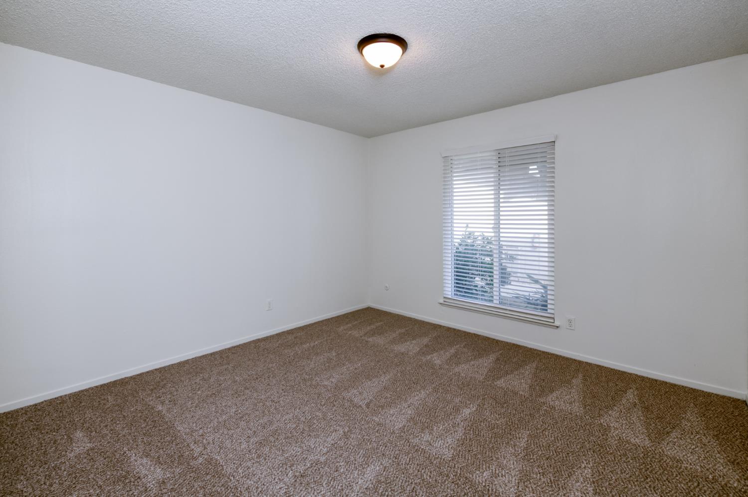 1068 W Browning Ave #B, Fresno, CA 93711