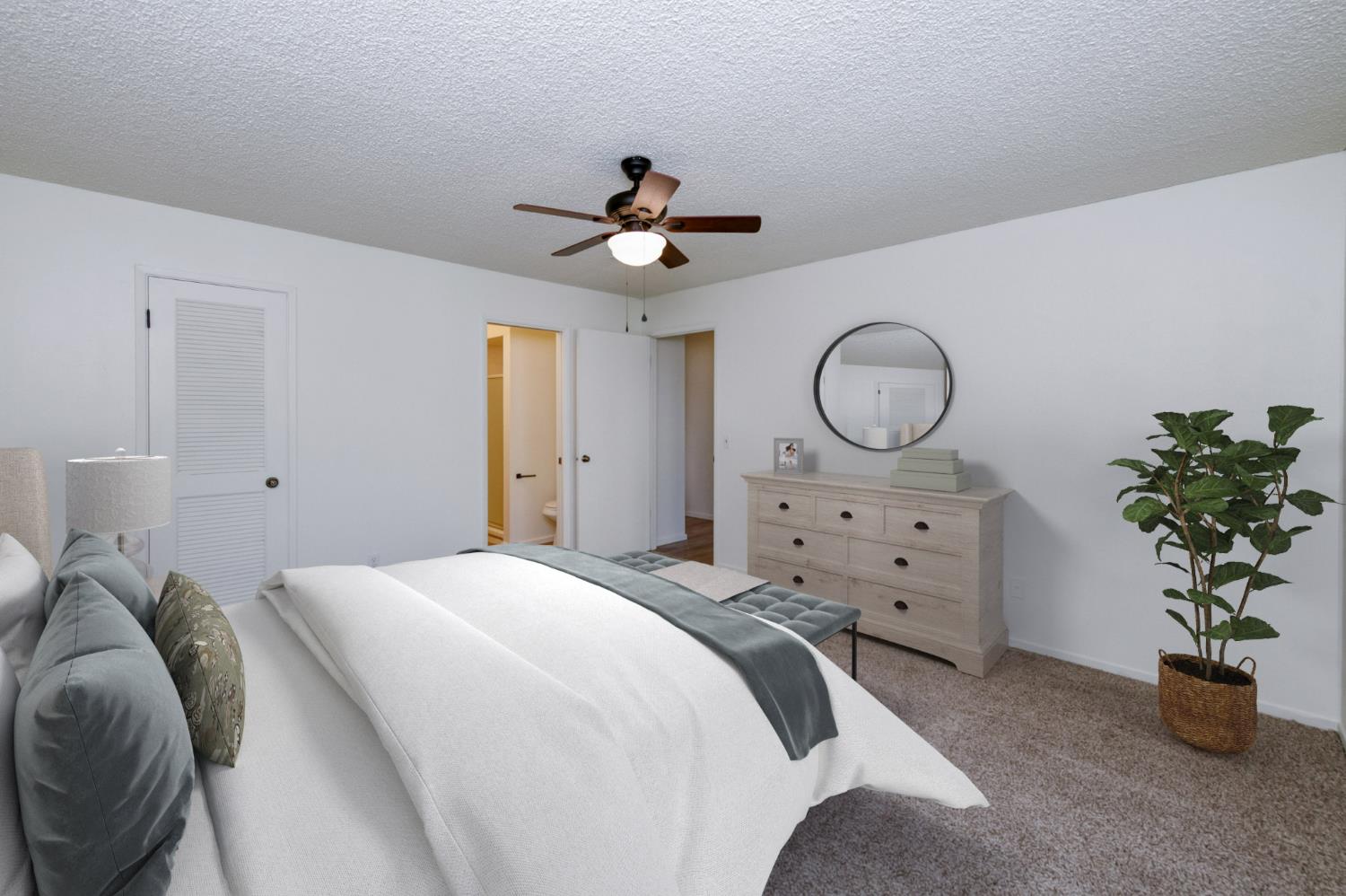 1068 W Browning Ave #B, Fresno, CA 93711