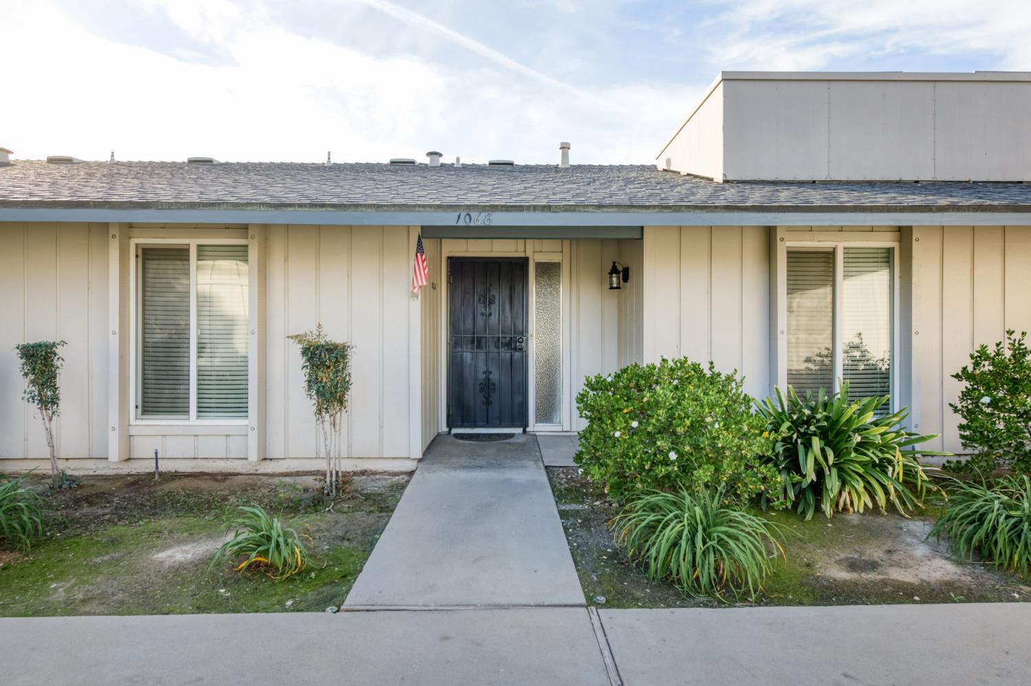 1068 W Browning Ave #B, Fresno, CA 93711