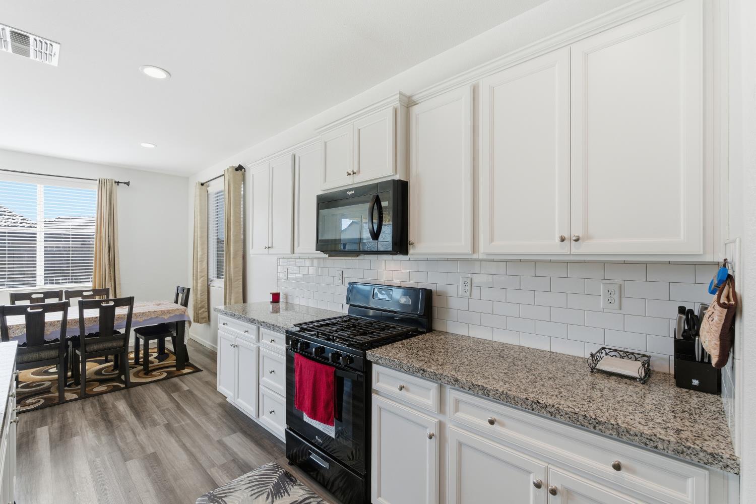 6433 W Acacia Ave, Fresno, CA 93723