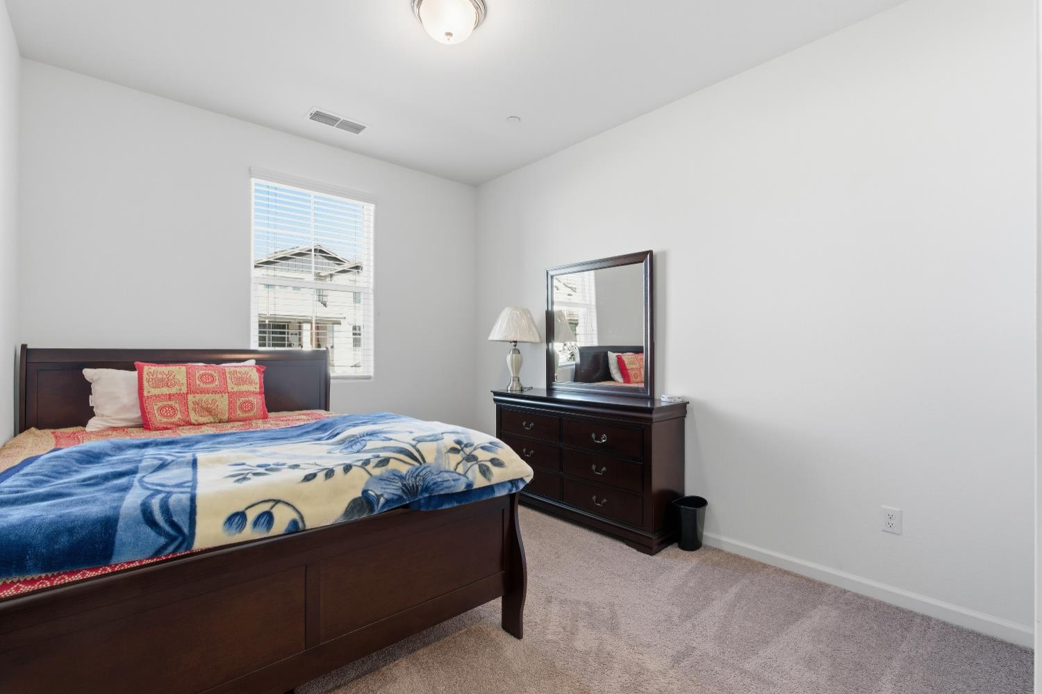 6433 W Acacia Ave, Fresno, CA 93723