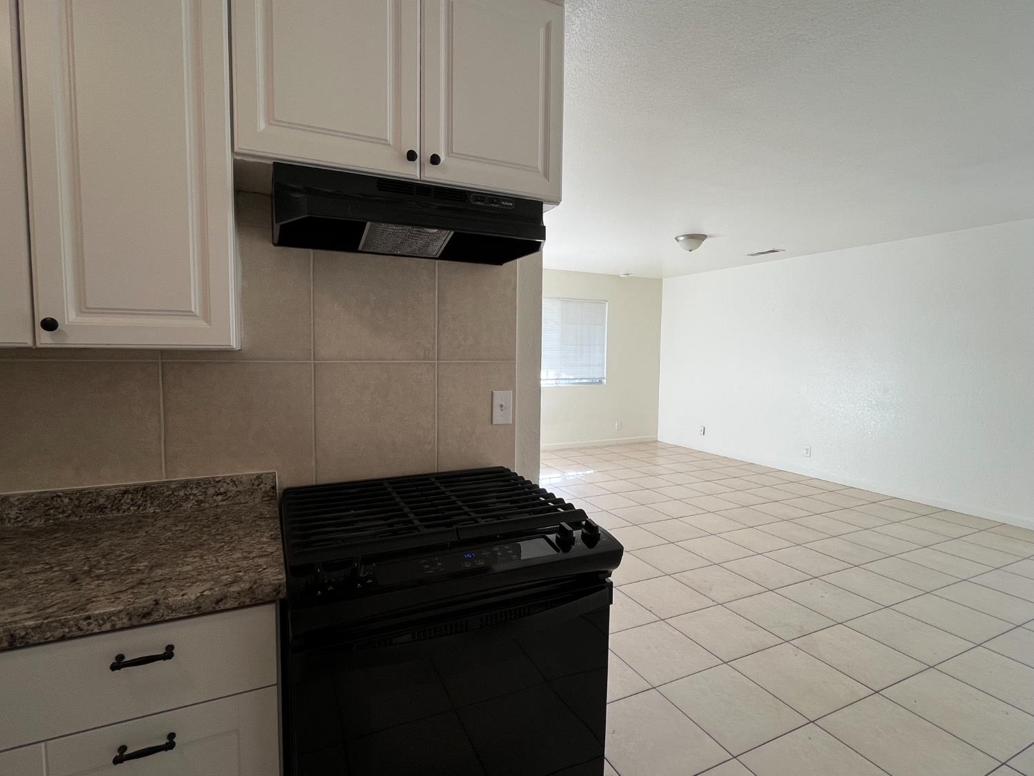 145 E Oleander Ave, Fresno, CA 93706