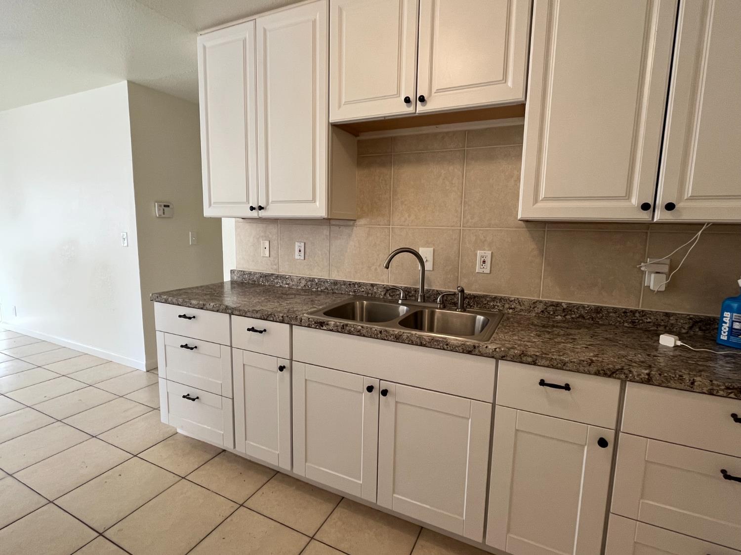 145 E Oleander Ave, Fresno, CA 93706