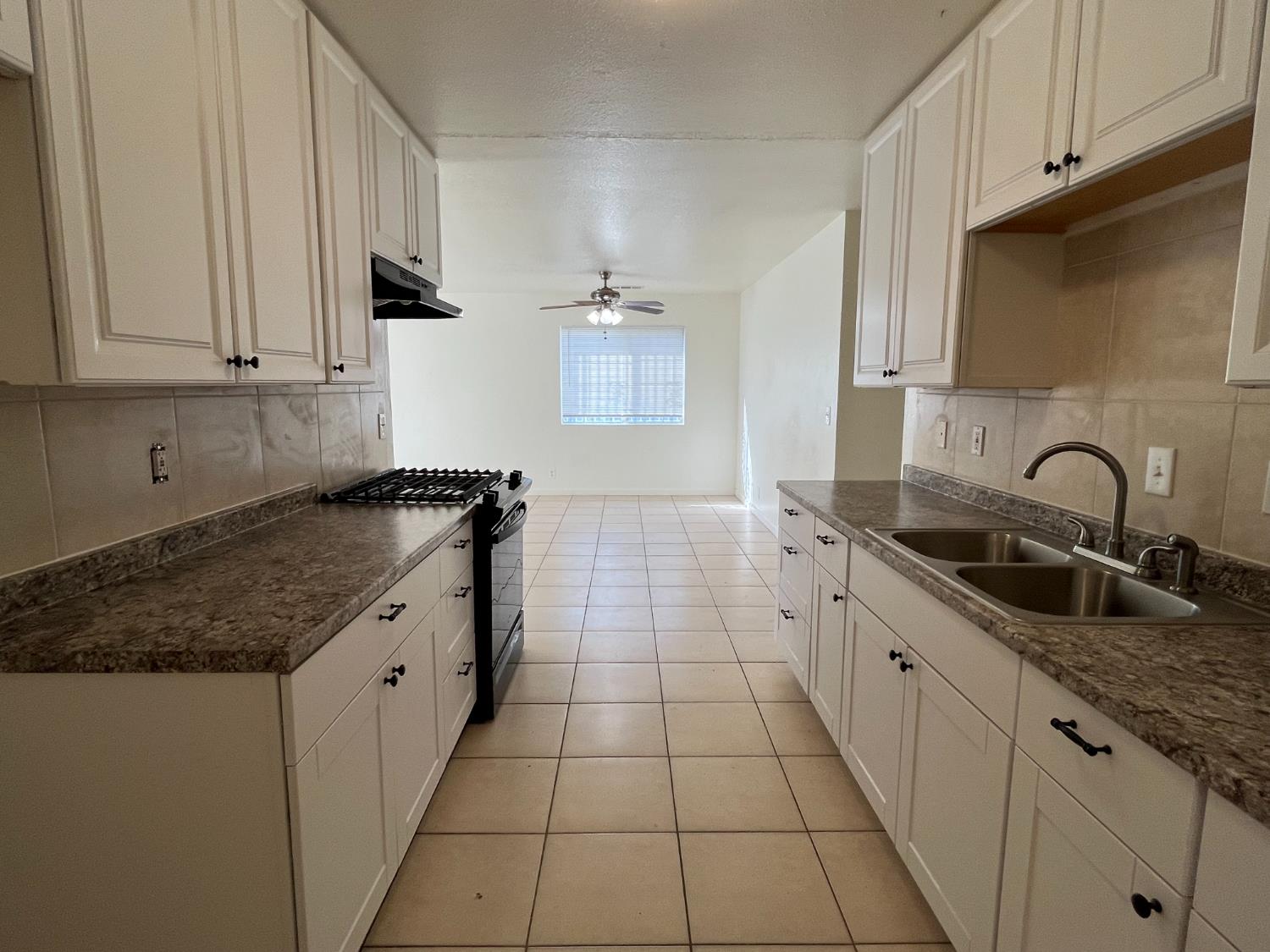 145 E Oleander Ave, Fresno, CA 93706