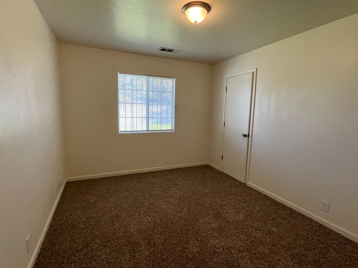 145 E Oleander Ave, Fresno, CA 93706