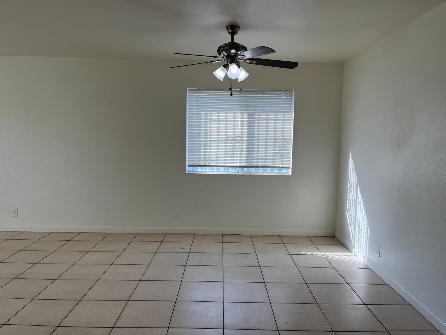 145 E Oleander Ave, Fresno, CA 93706