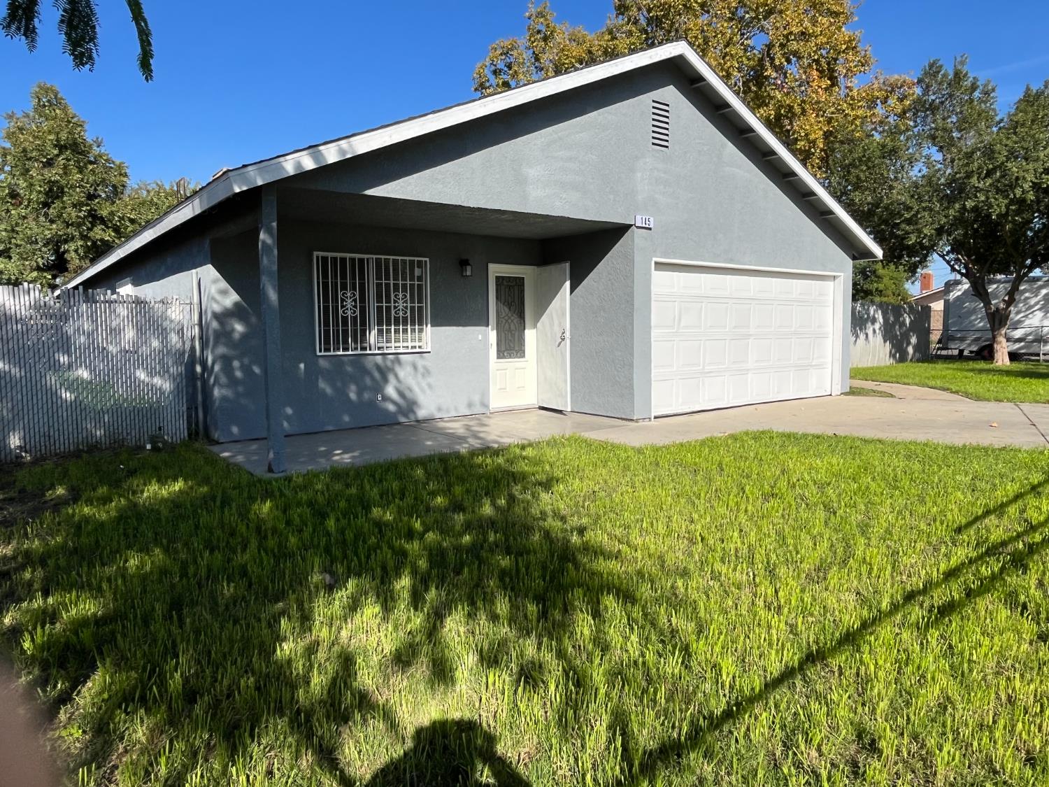 145 E Oleander Ave, Fresno, CA 93706