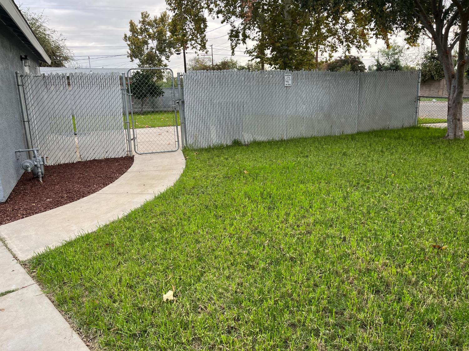 145 E Oleander Ave, Fresno, CA 93706