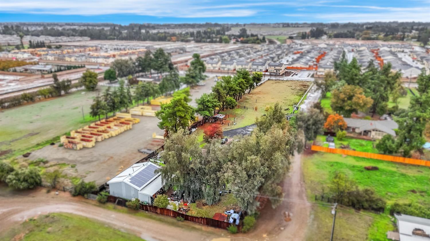 1923 N Armstrong Ave, Fresno, CA 93727