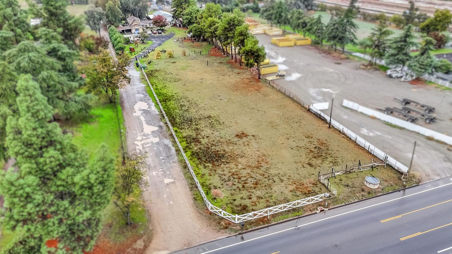 1923 N Armstrong Ave, Fresno, CA 93727