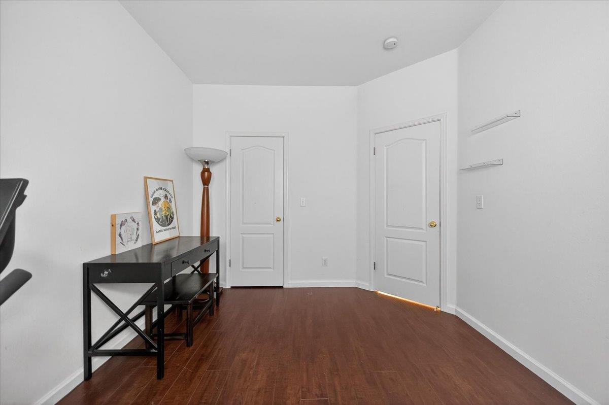 2349 E La Quinta Dr, Fresno, CA 93730