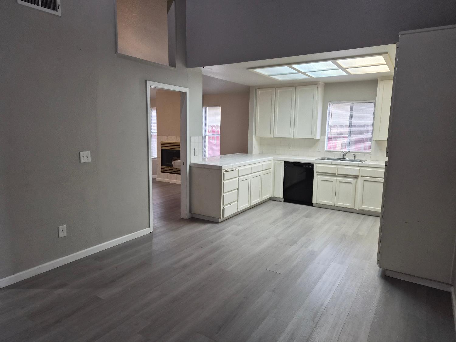 5660 W Tenaya Ave, Fresno, CA 93722