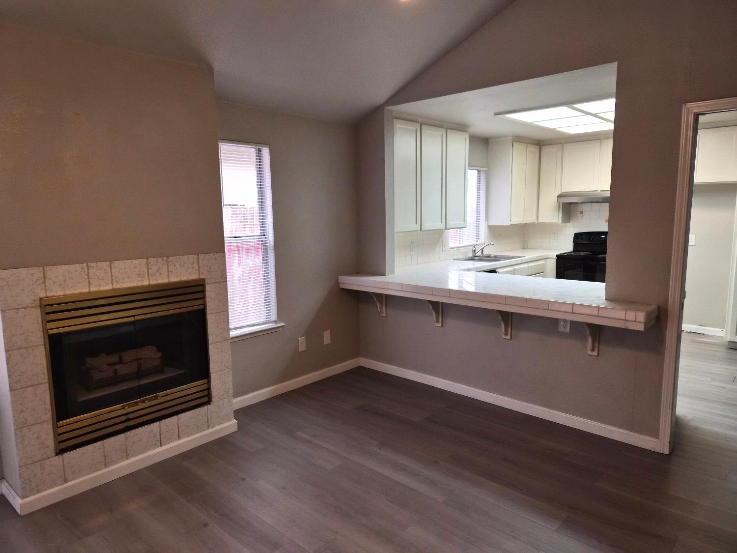 5660 W Tenaya Ave, Fresno, CA 93722