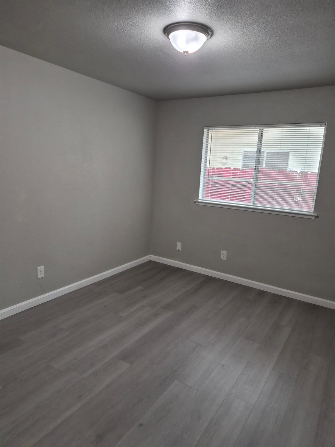 5660 W Tenaya Ave, Fresno, CA 93722