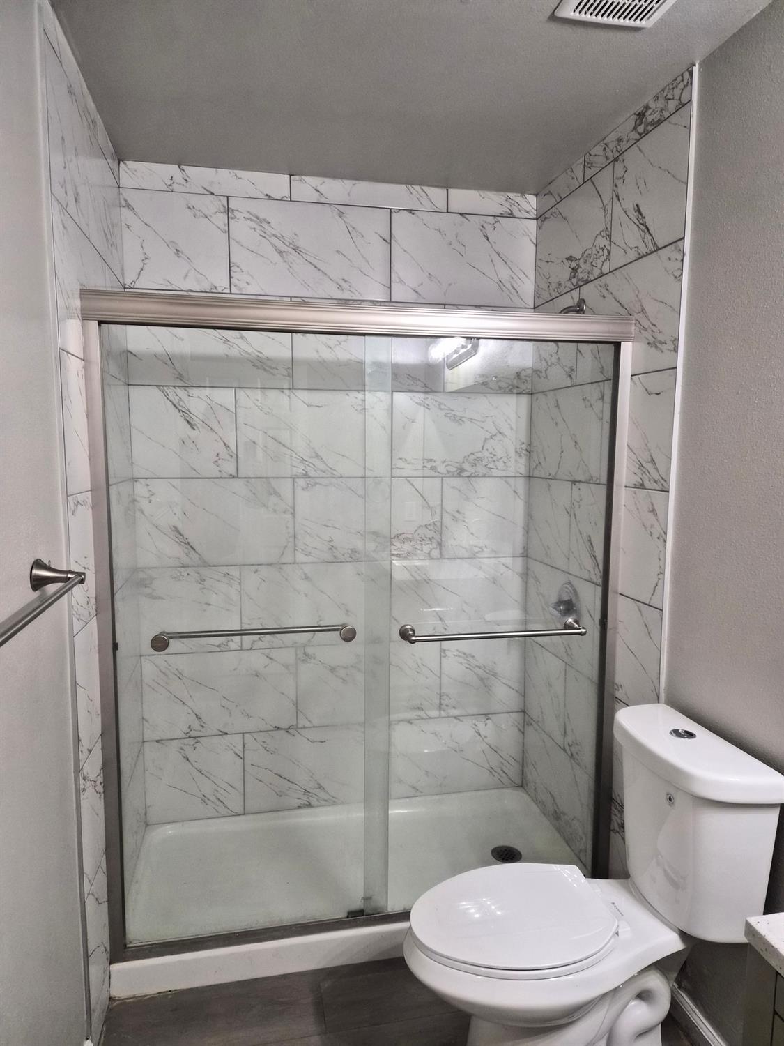 5660 W Tenaya Ave, Fresno, CA 93722