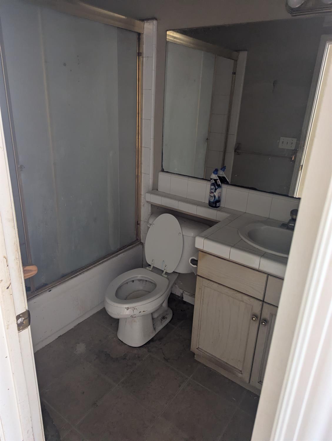 7711 N Ivanhoe Ave, Fresno, CA 93722