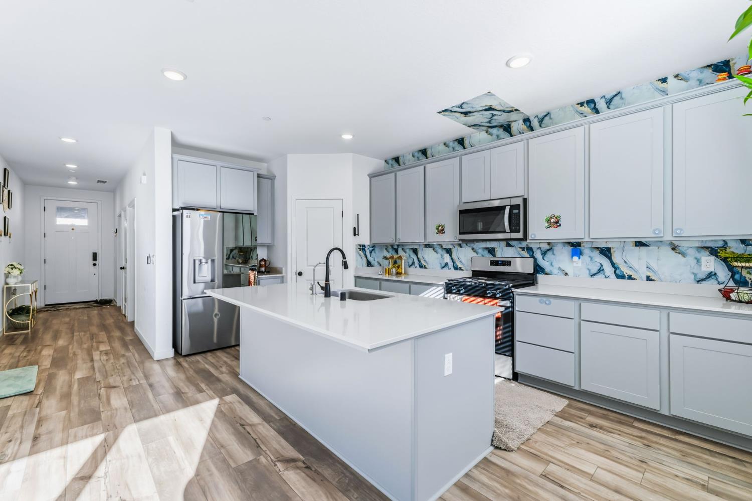 6293 W Willis Ave, Fresno, CA 93723