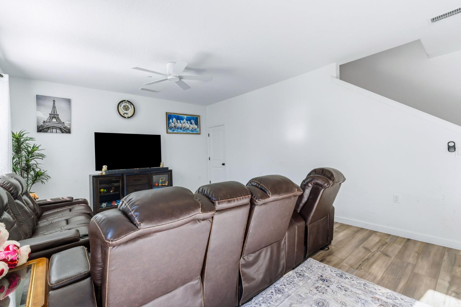 6293 W Willis Ave, Fresno, CA 93723