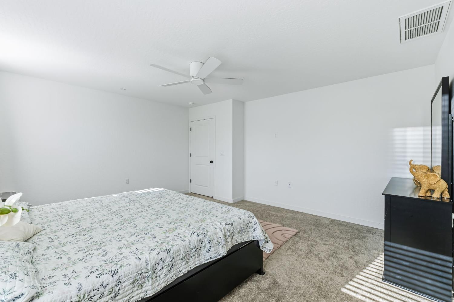 6293 W Willis Ave, Fresno, CA 93723