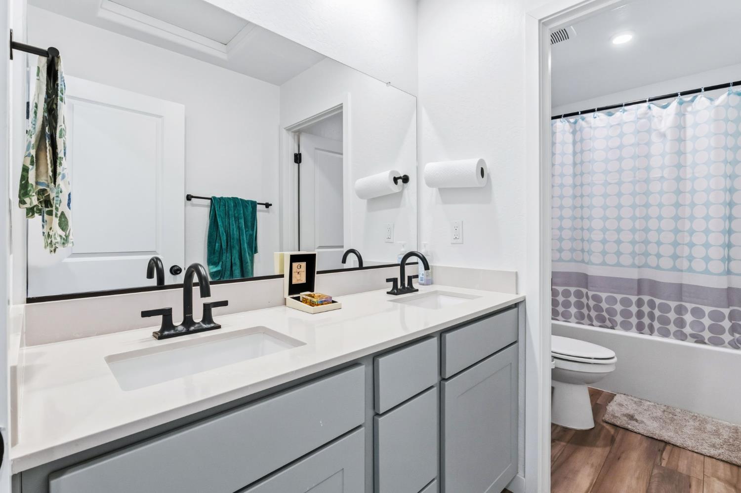 6293 W Willis Ave, Fresno, CA 93723