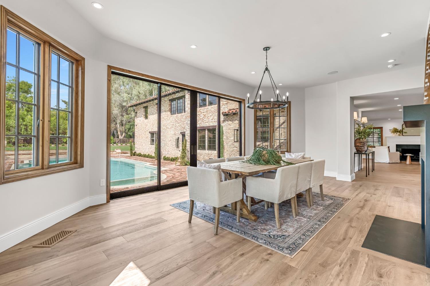 4689 N Van Ness Blvd, Fresno, CA 93704