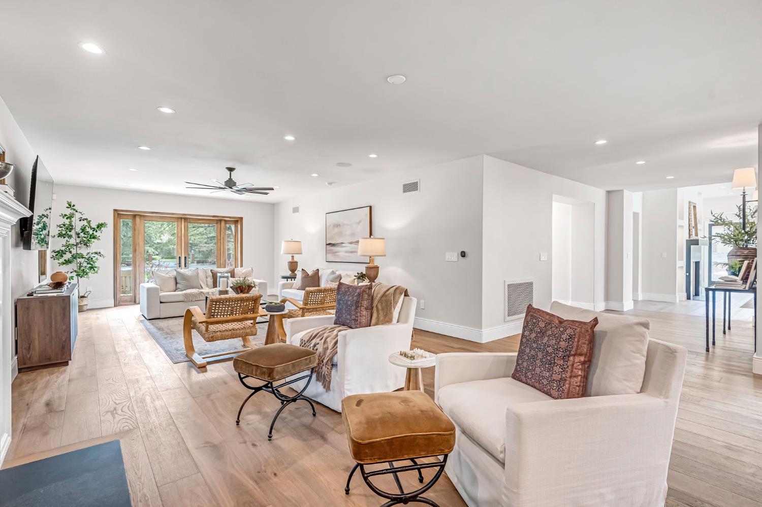 4689 N Van Ness Blvd, Fresno, CA 93704