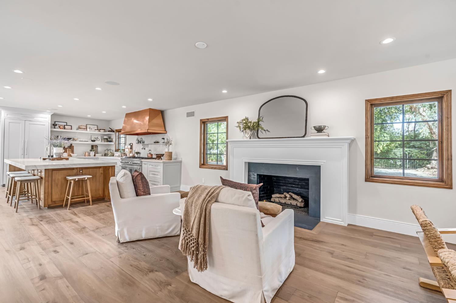 4689 N Van Ness Blvd, Fresno, CA 93704