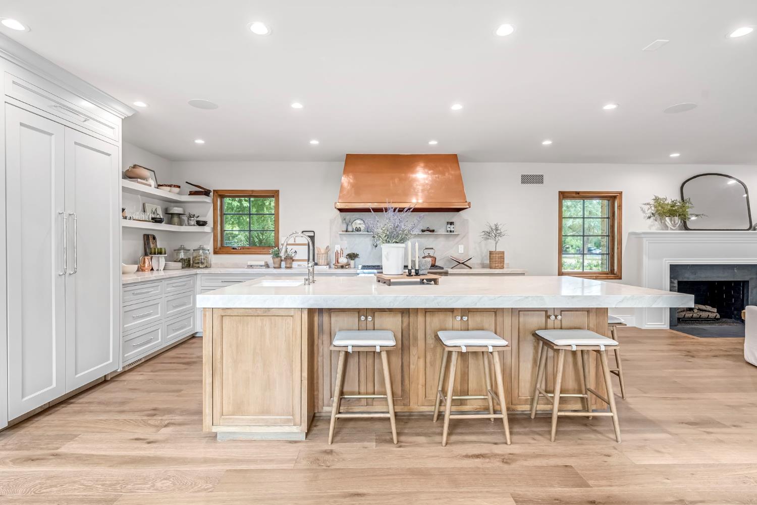 4689 N Van Ness Blvd, Fresno, CA 93704