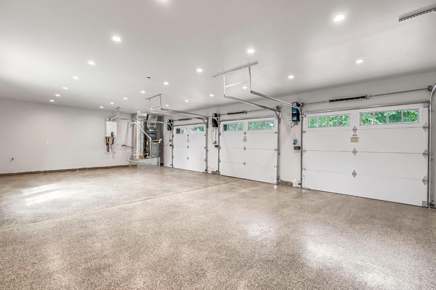 4689 N Van Ness Blvd, Fresno, CA 93704