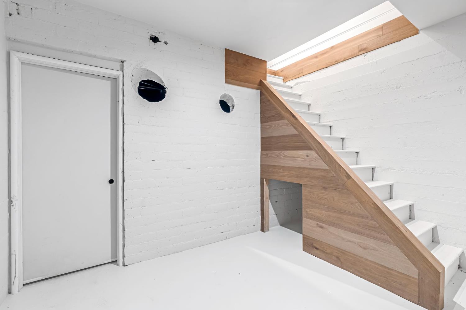 4689 N Van Ness Blvd, Fresno, CA 93704