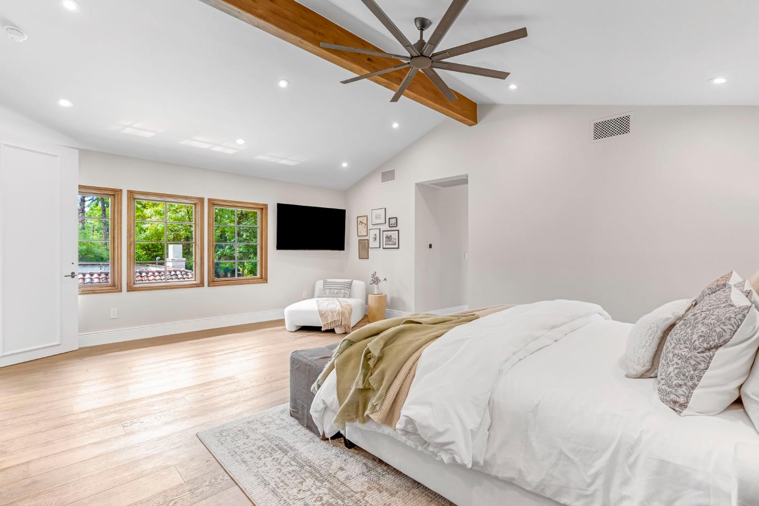 4689 N Van Ness Blvd, Fresno, CA 93704