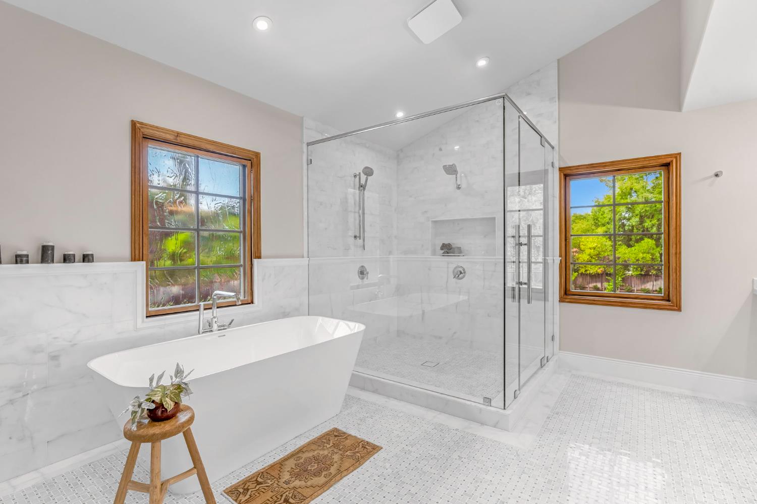 4689 N Van Ness Blvd, Fresno, CA 93704