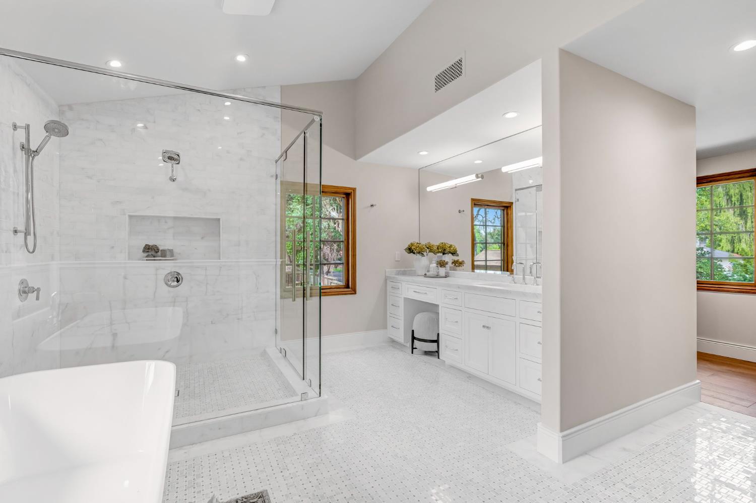 4689 N Van Ness Blvd, Fresno, CA 93704