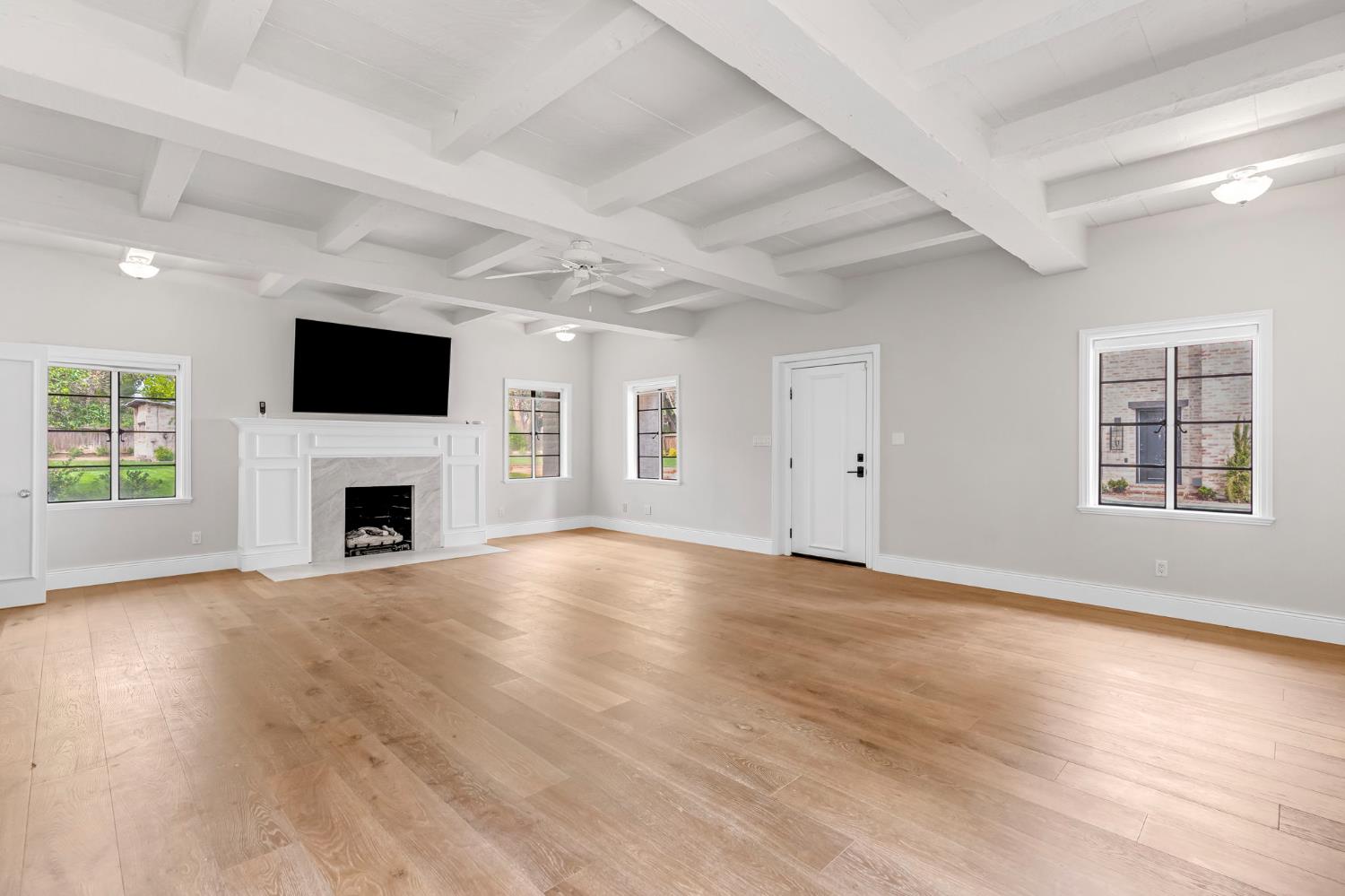 4689 N Van Ness Blvd, Fresno, CA 93704