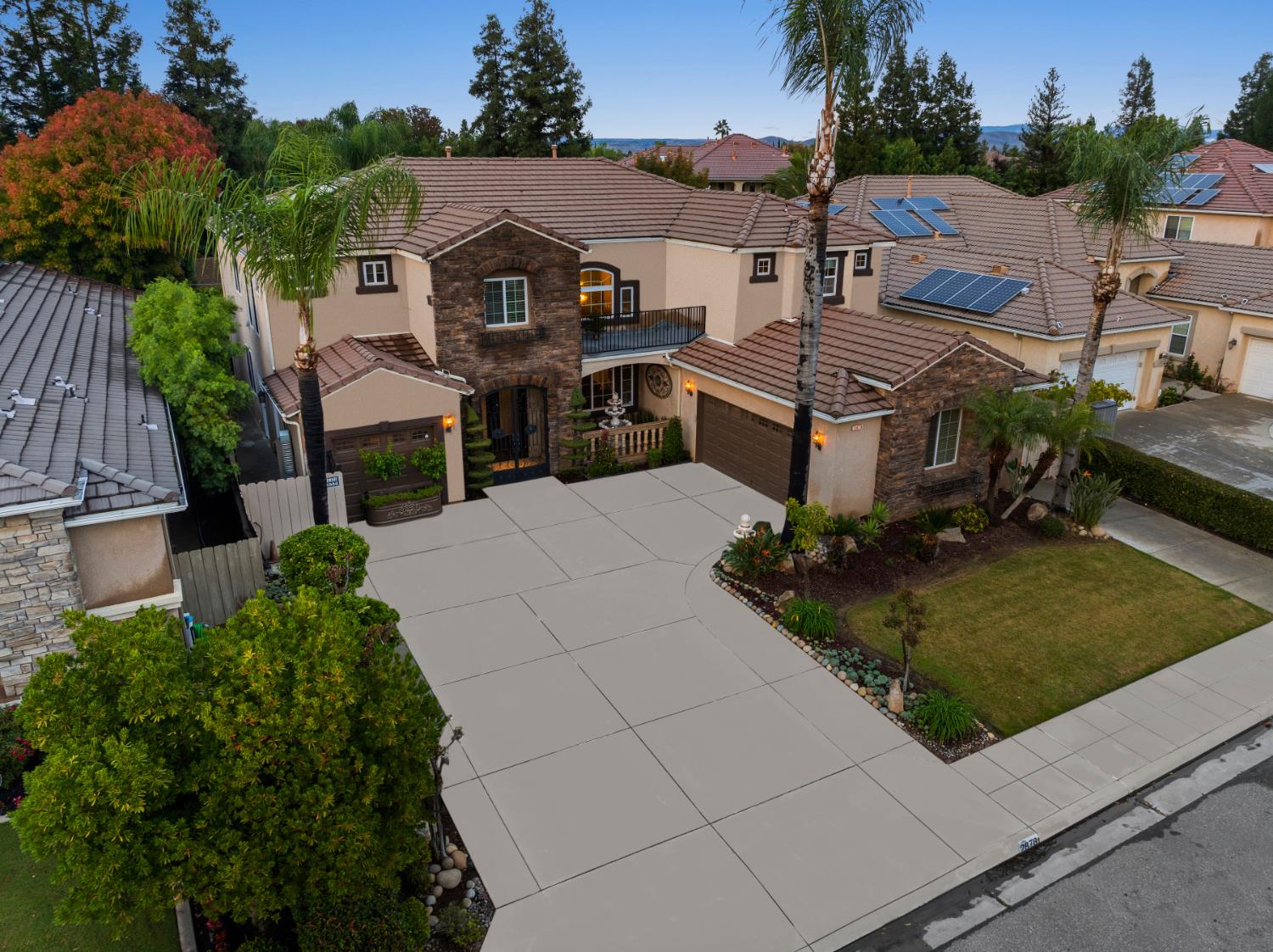 2878 E Omaha Ave, Fresno, CA 93720