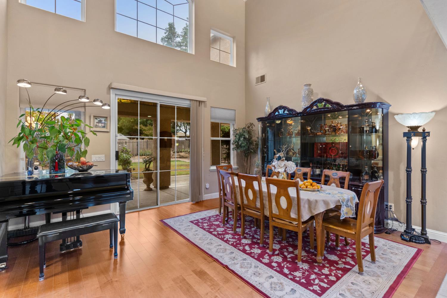 2878 E Omaha Ave, Fresno, CA 93720