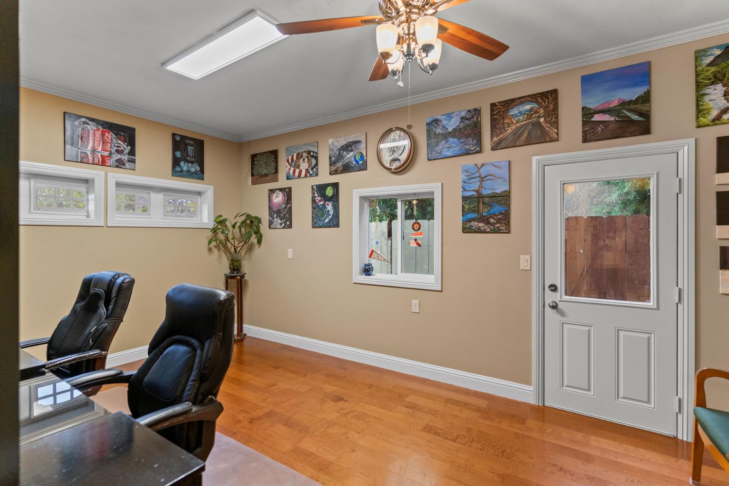 2878 E Omaha Ave, Fresno, CA 93720