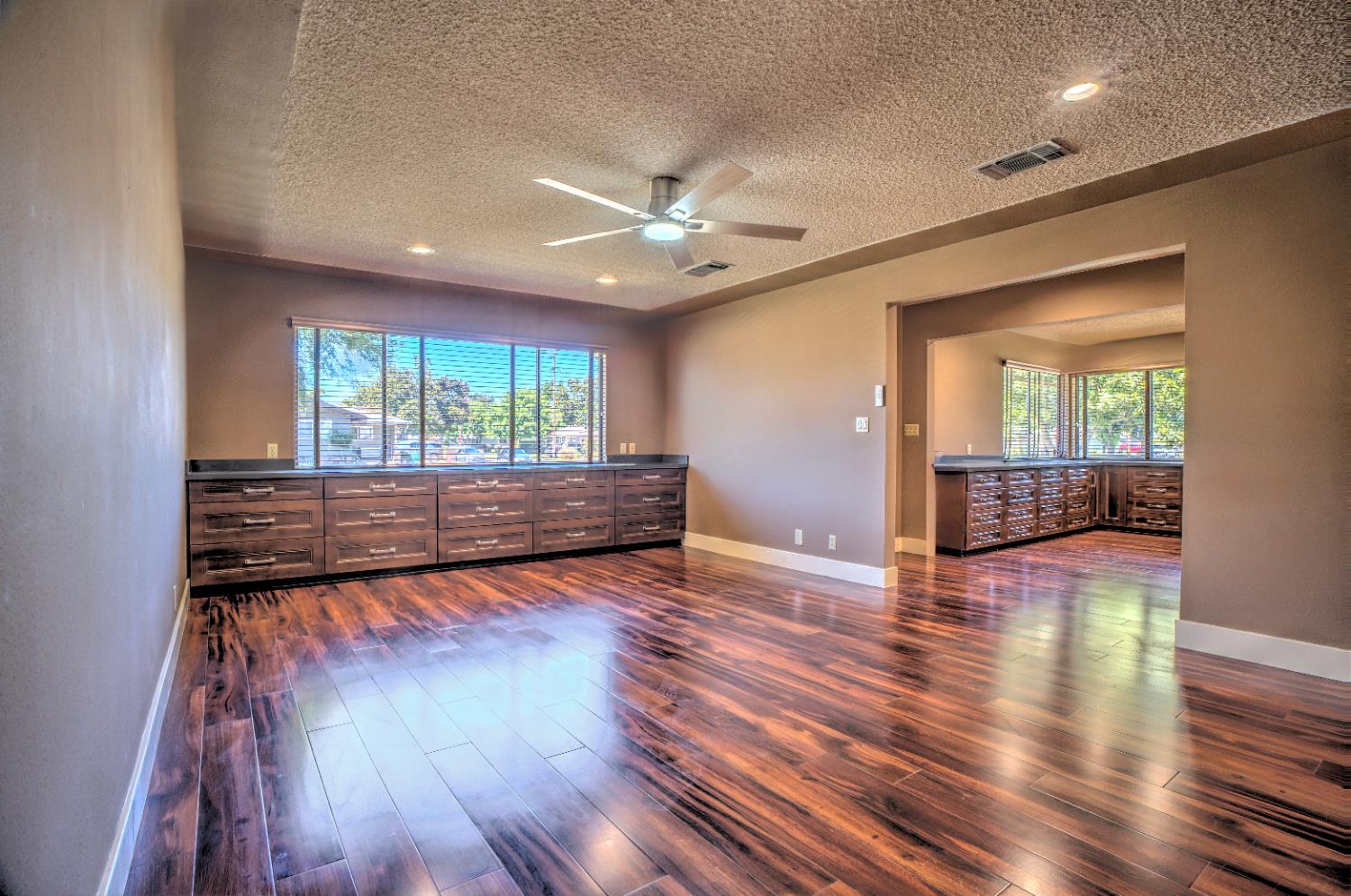 709 W Alamos Ave, Fresno, CA 93705