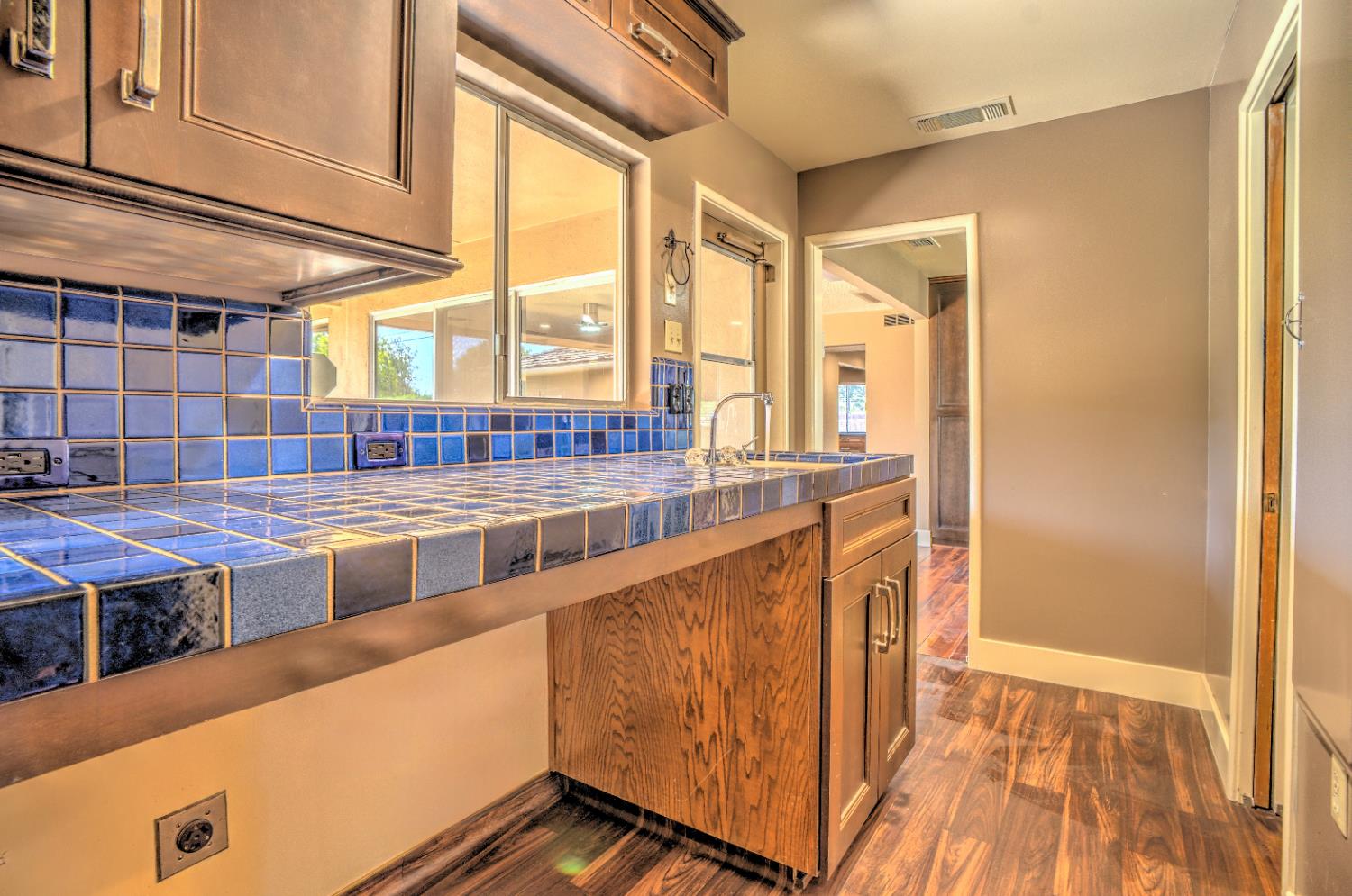 709 W Alamos Ave, Fresno, CA 93705