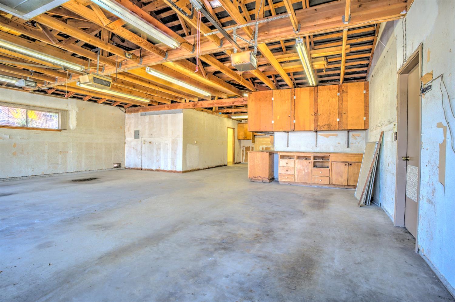 709 W Alamos Ave, Fresno, CA 93705