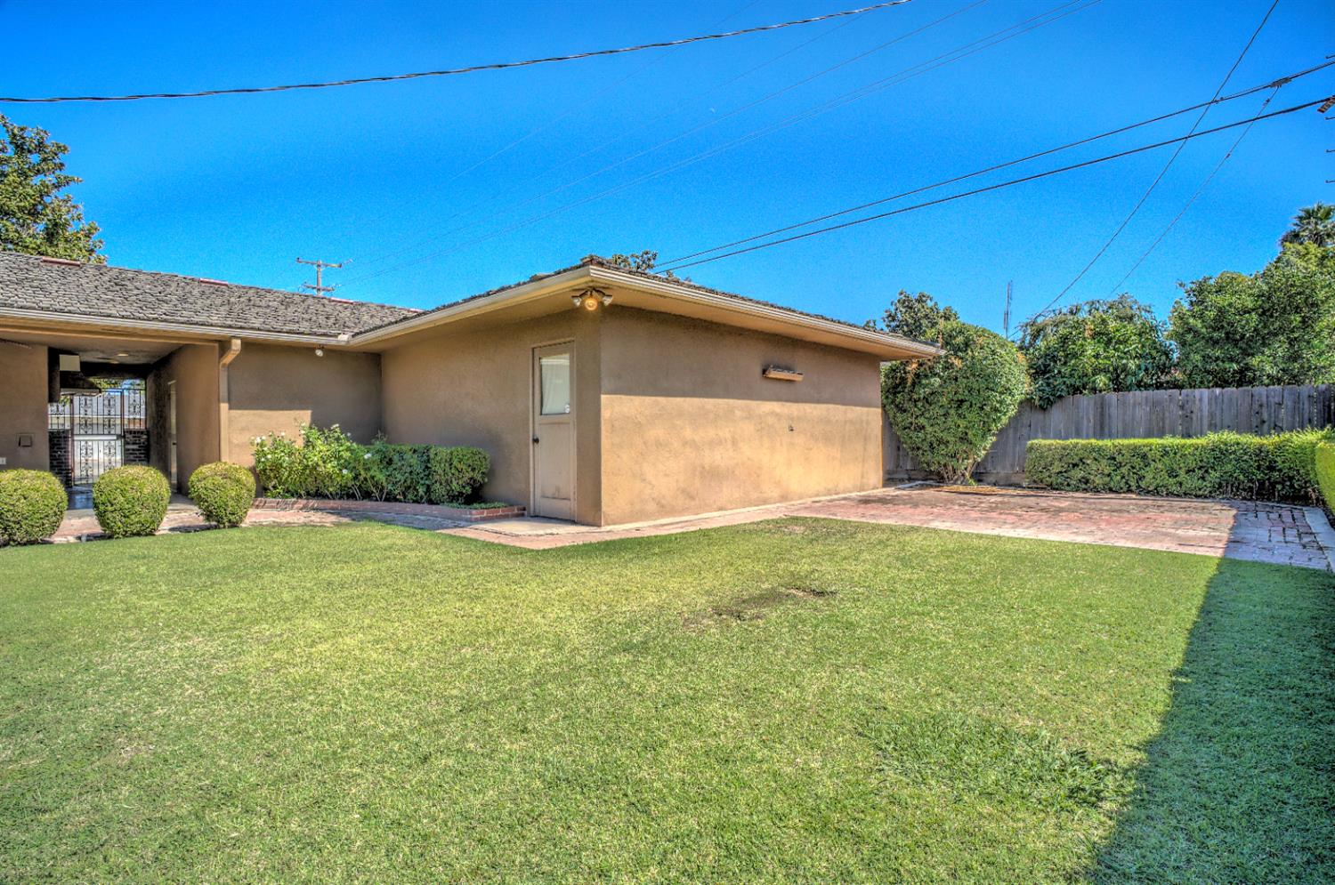 709 W Alamos Ave, Fresno, CA 93705