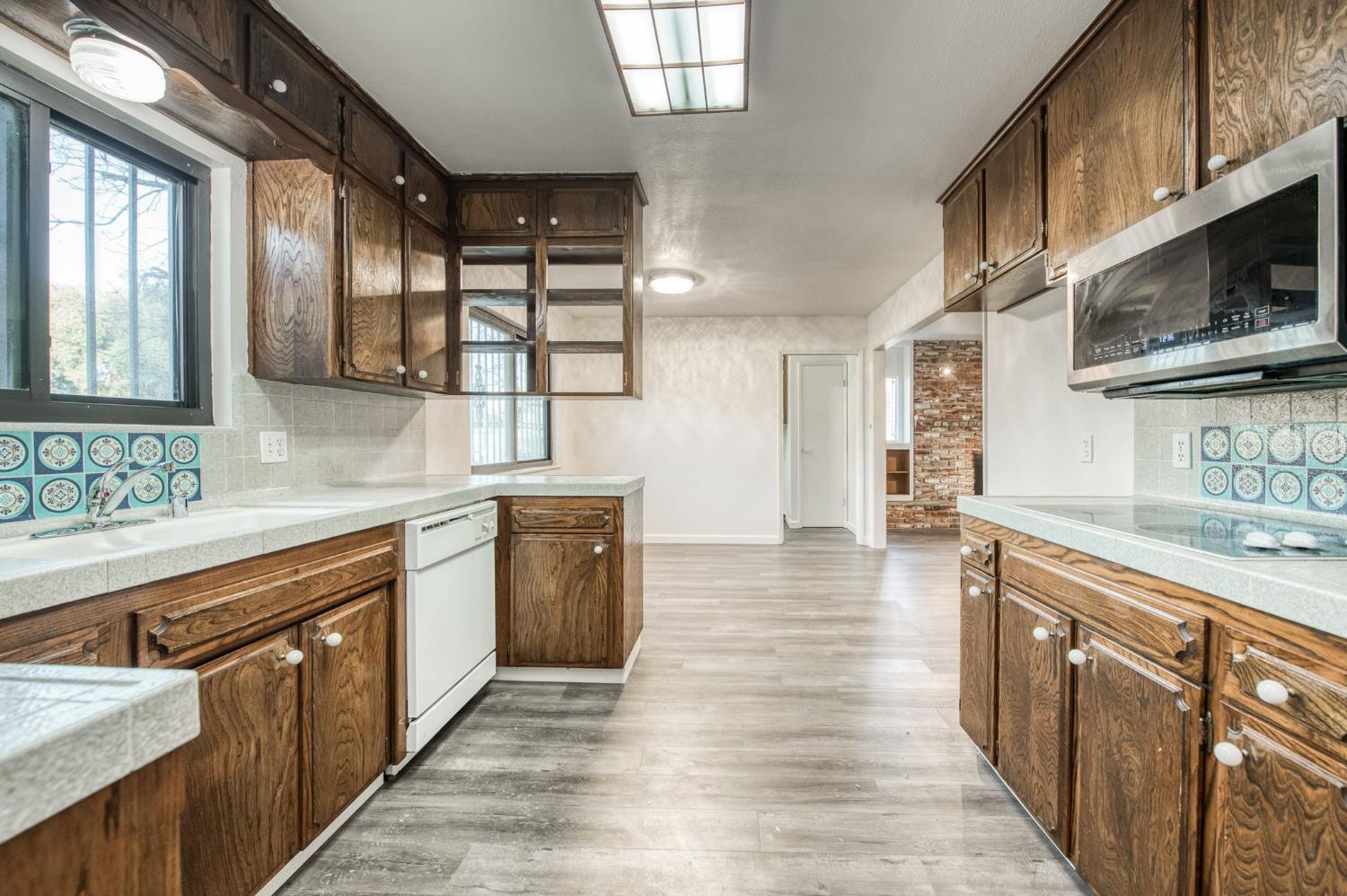 1567 E Mesa Ave, Fresno, CA 93710